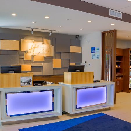 Holiday Inn Express & Suites - Detroit Northwest - Livonia By Ihg Exterior foto