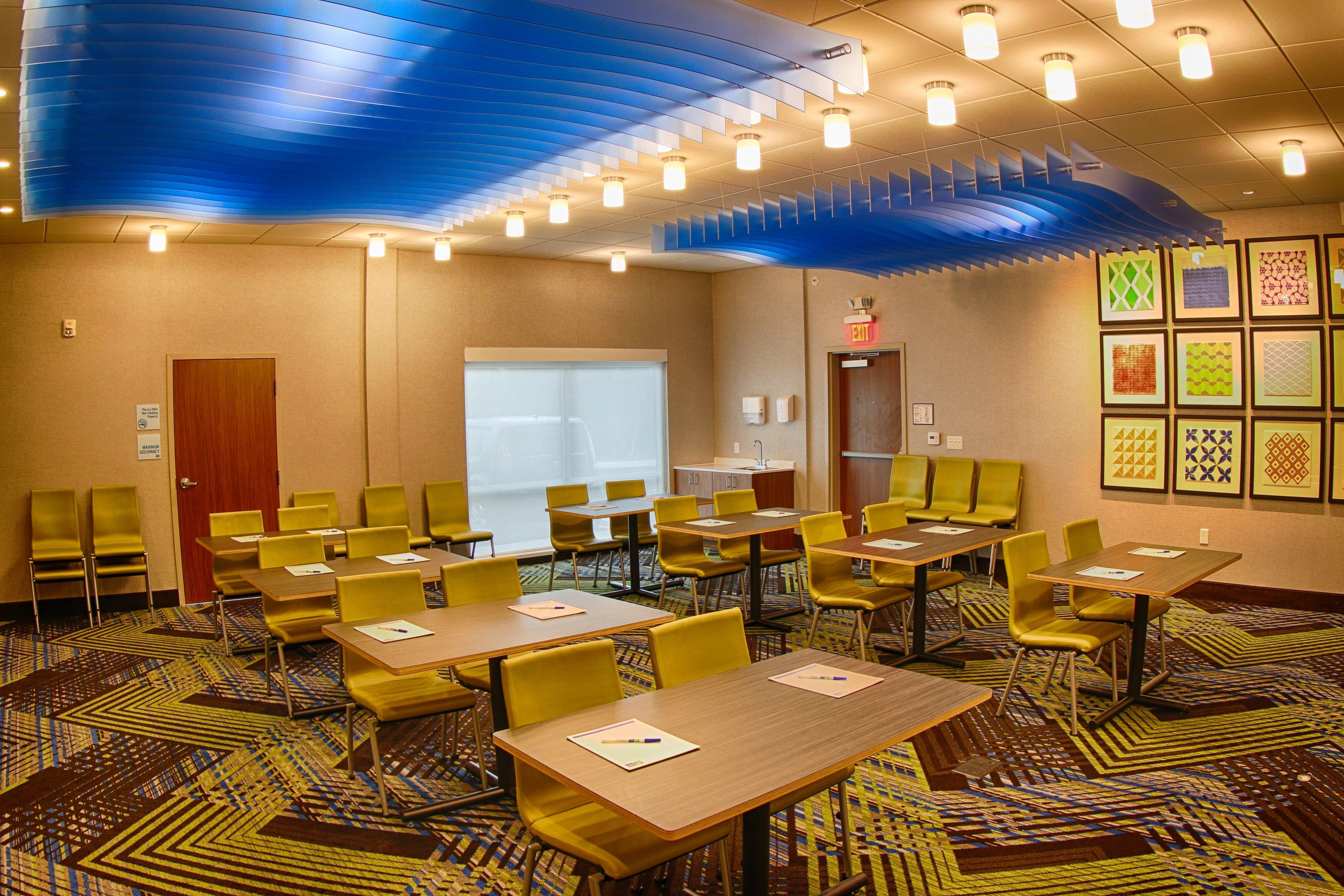 Holiday Inn Express & Suites - Detroit Northwest - Livonia By Ihg Exterior foto